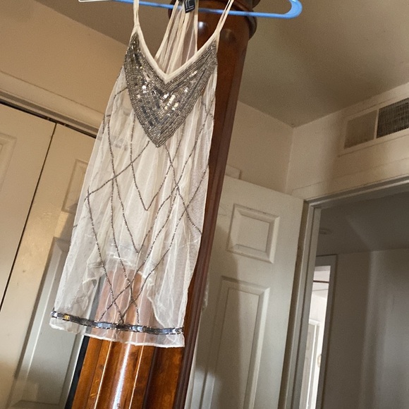 Small see through blouse embellished silver overtones - Picture 3 of 8